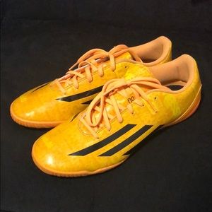 Messi F10 Indoor Soccer Shoes